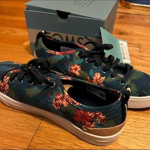 TOMS Travel Lite Low Navy Tropical Print US Size 6.5